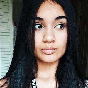 Meet your Posher, Eva